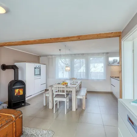 Tatil Evi 2 Bedroom Awesome In Wustrow *