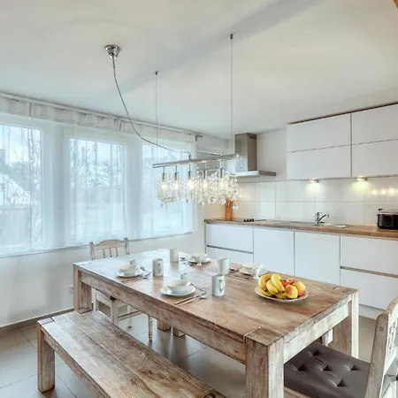 2 Bedroom Awesome In Wustrow Дом отдыха Wustrow (Mecklenburg-Strelitz)