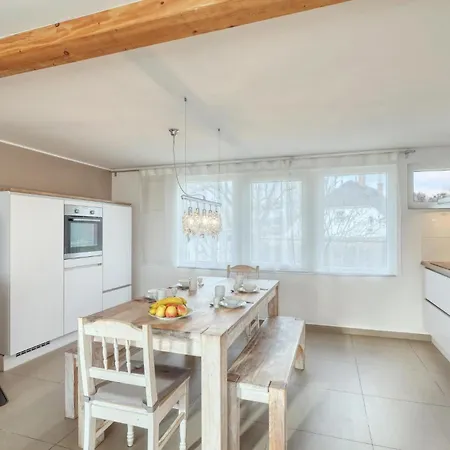 Tatil Evi 2 Bedroom Awesome In Wustrow *