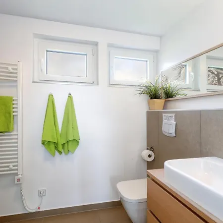 2 Bedroom Awesome In Wustrow Tatil Evi